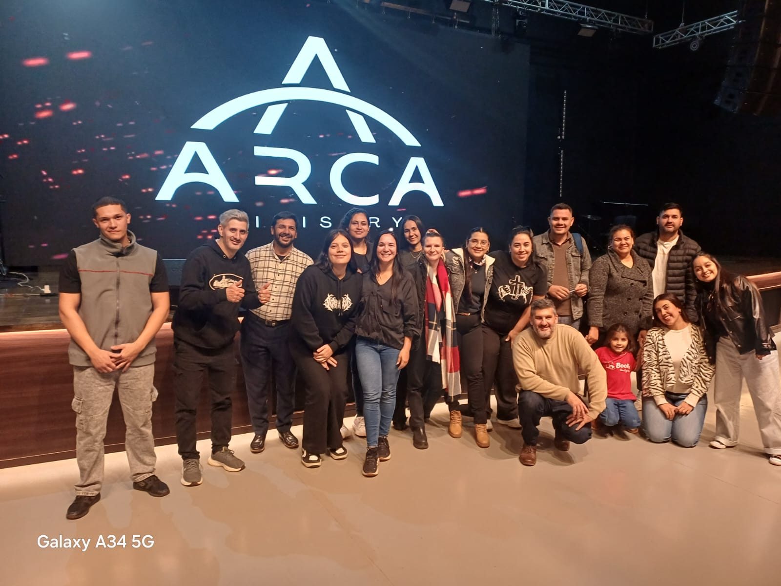 Comunidad de estudiantes del Instituto Cielos Abiertos en ARCA Ministry